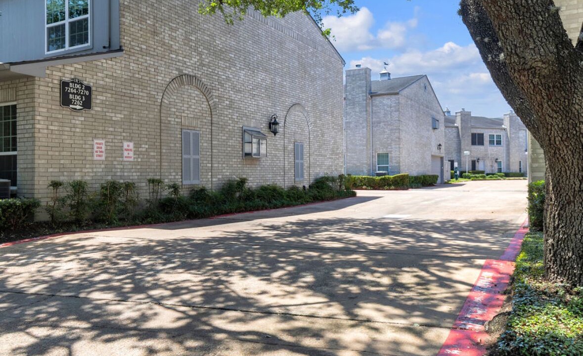 Photo of Outdoor in Sharpstown
