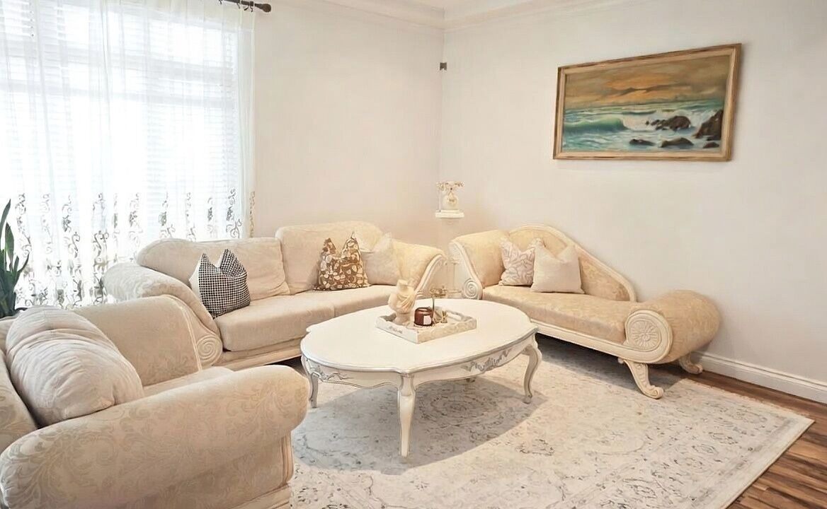 Photo of Livingroom in Burnaby