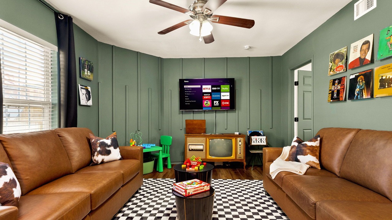 Photo of Livingroom in Shearer Hills - Ridgeview