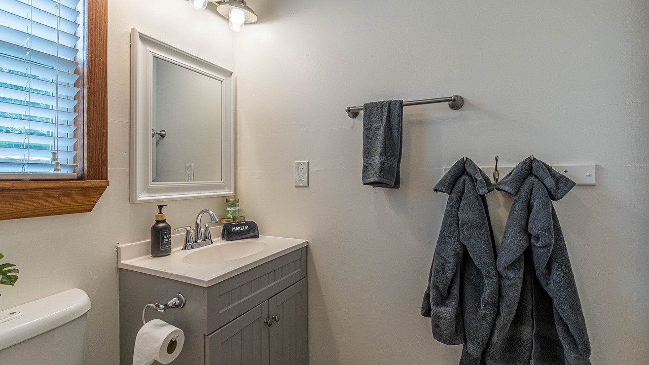 Photo of Bathroom in Mahncke Park