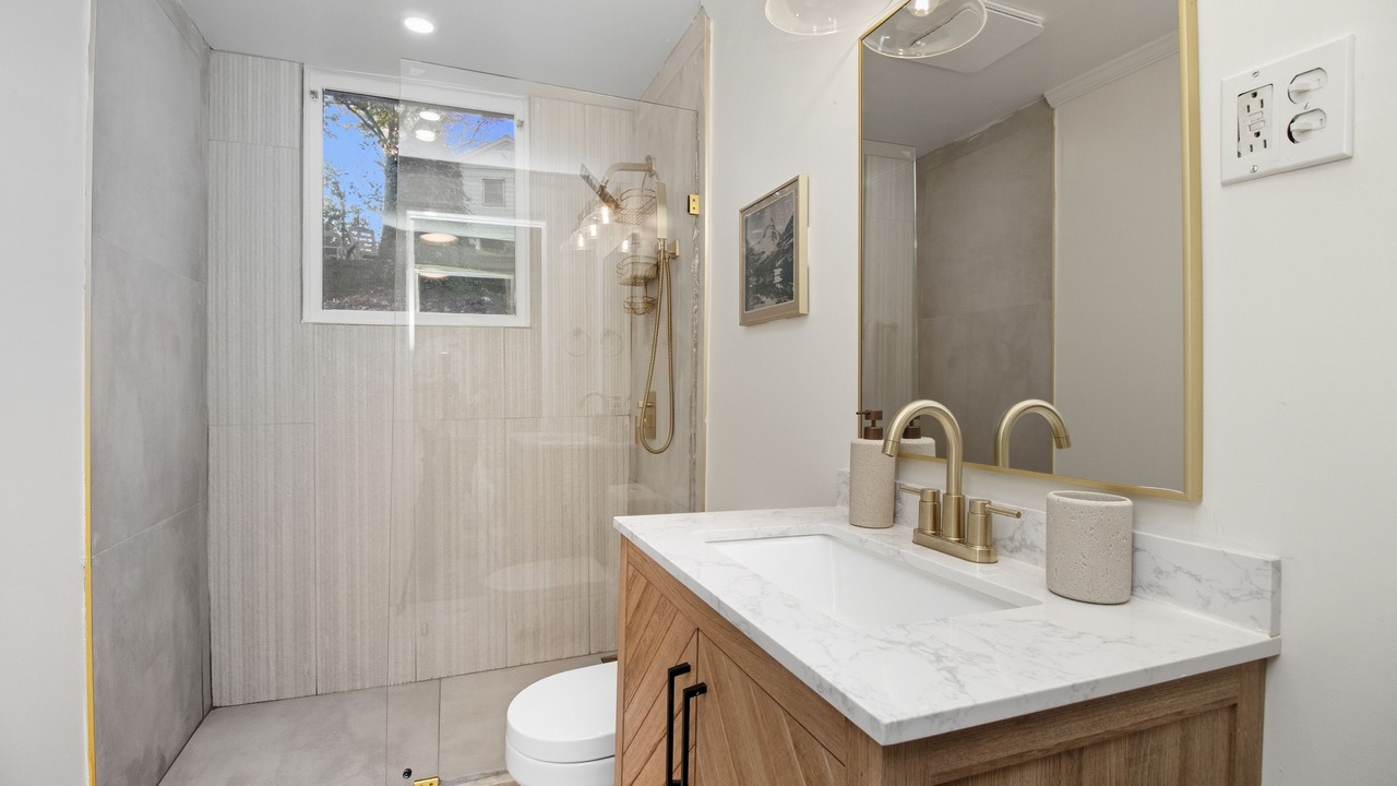 Photo of Bathroom in East Side