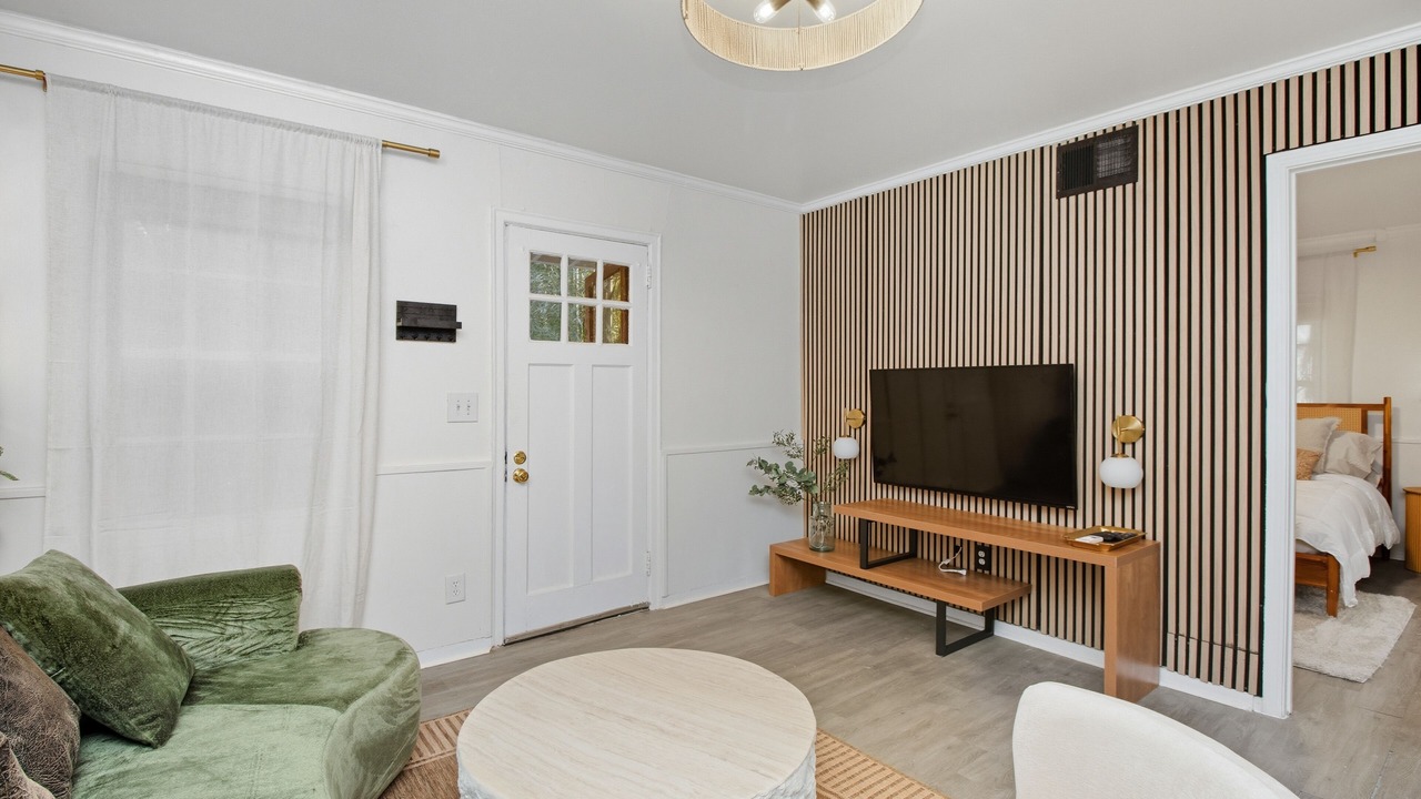 Photo of Livingroom in East Side