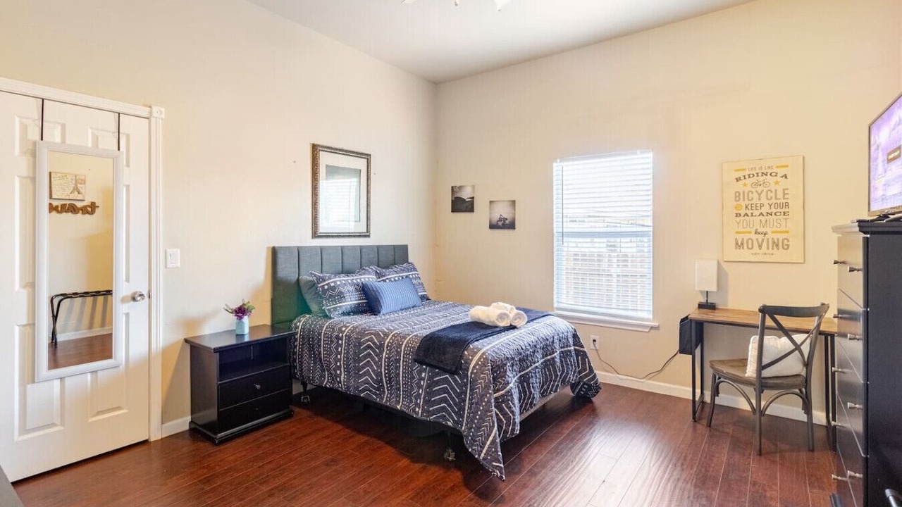 Photo of Bedroom in Five Points