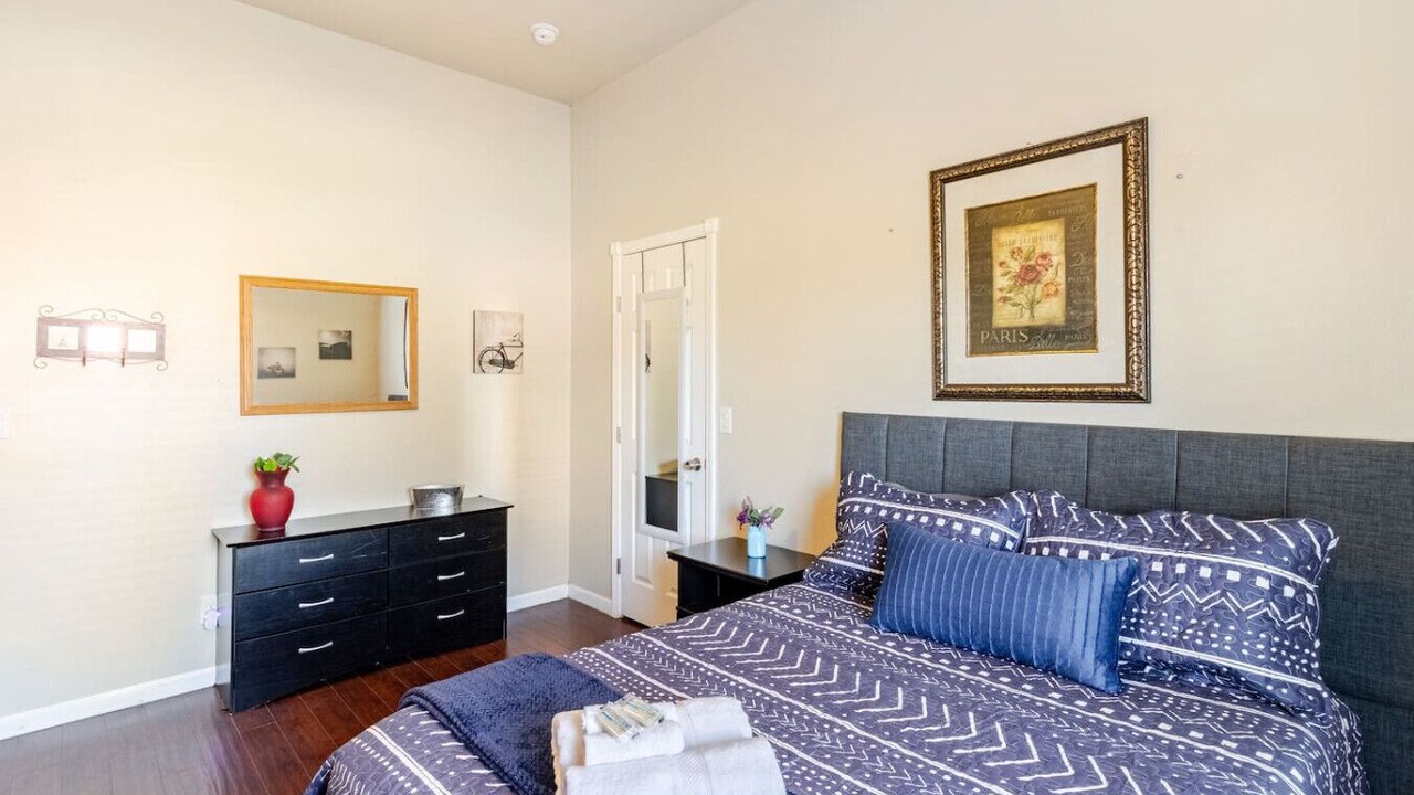 Photo of Bedroom in Five Points