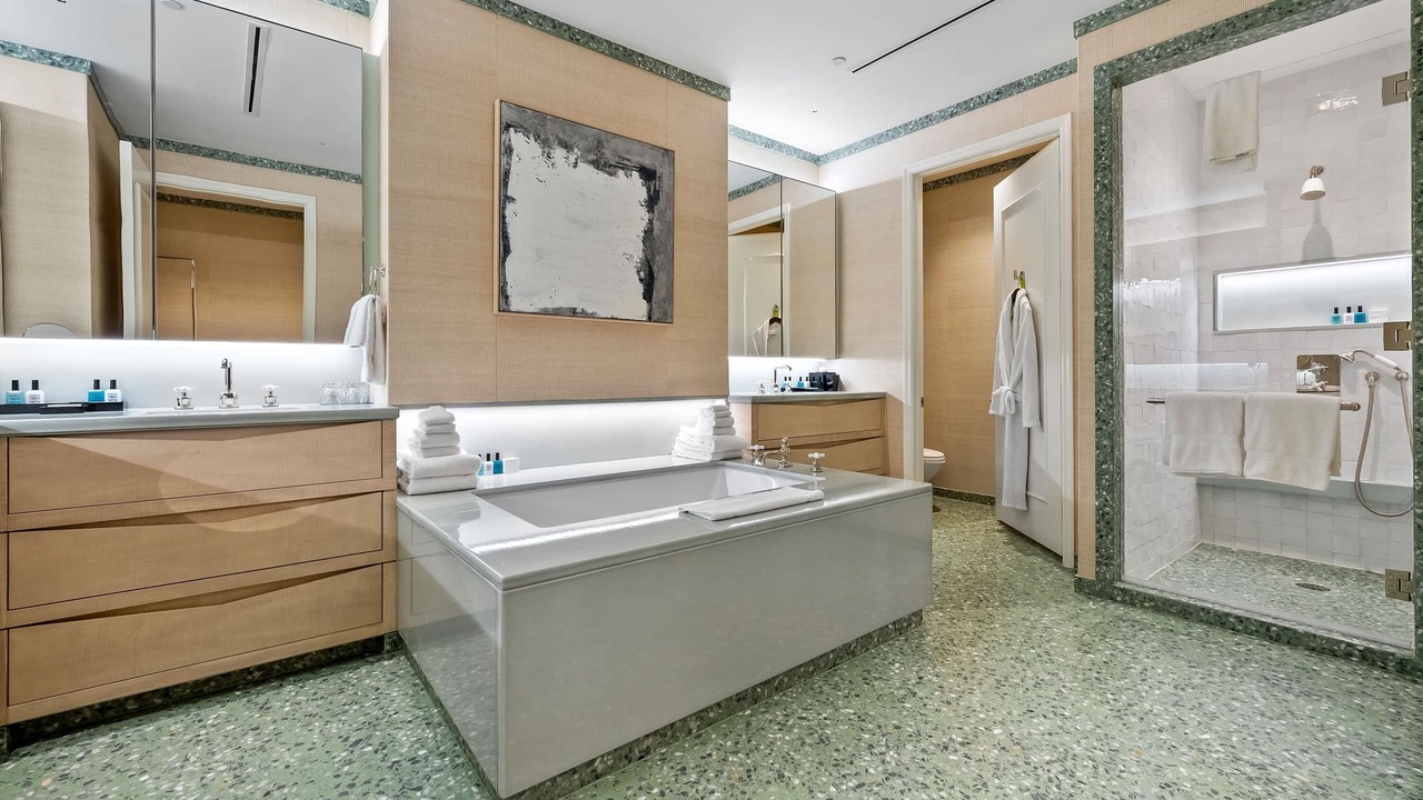 Photo of Bathroom in Mid Beach