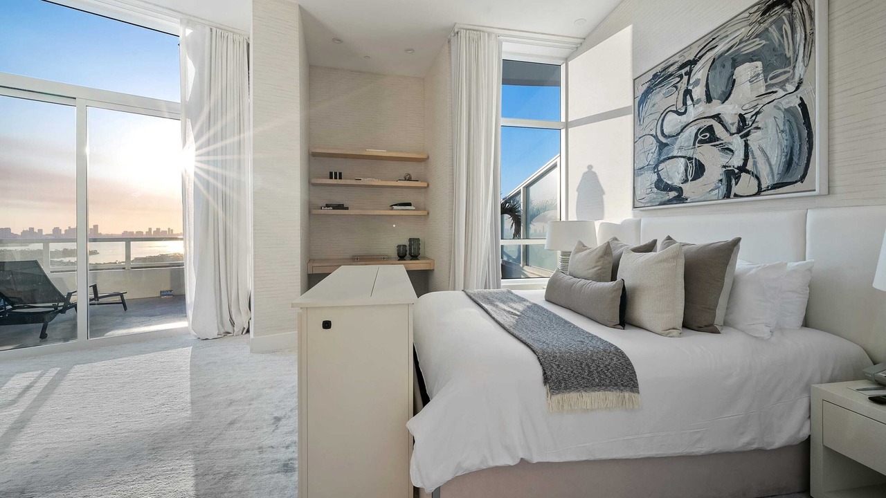 Photo of Bedroom in Mid Beach