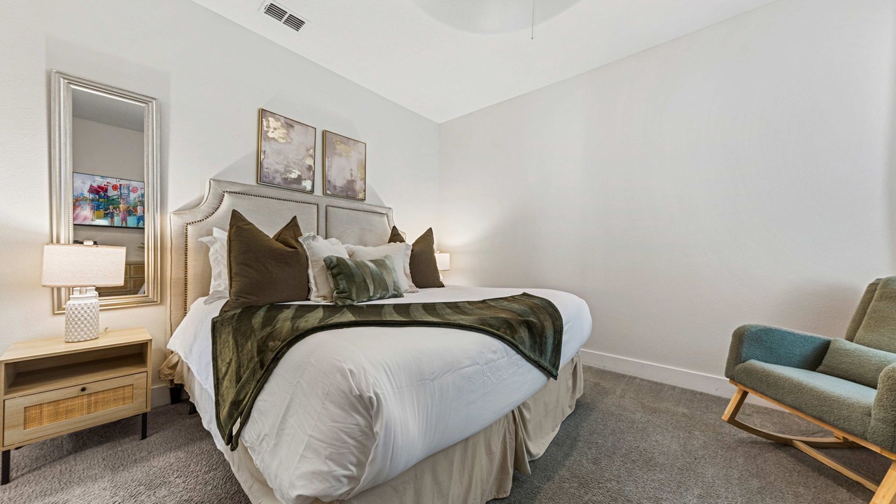 Photo of Bedroom in Bay Lake
