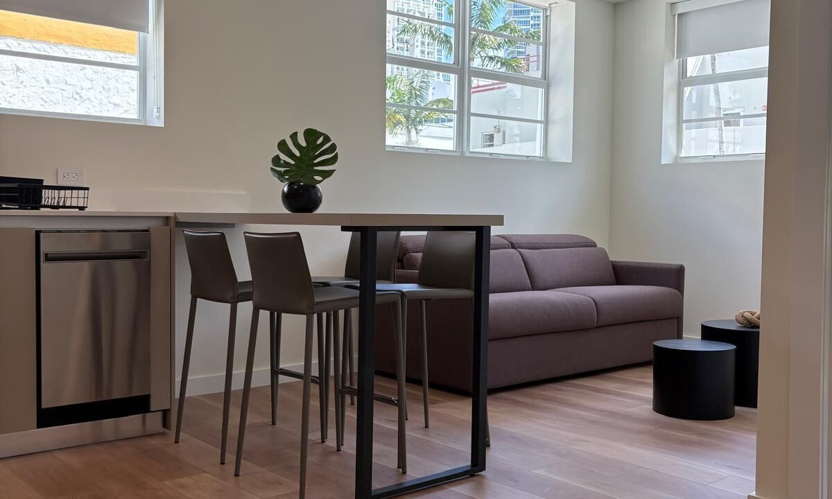 Photo of Livingroom in South of Fifth