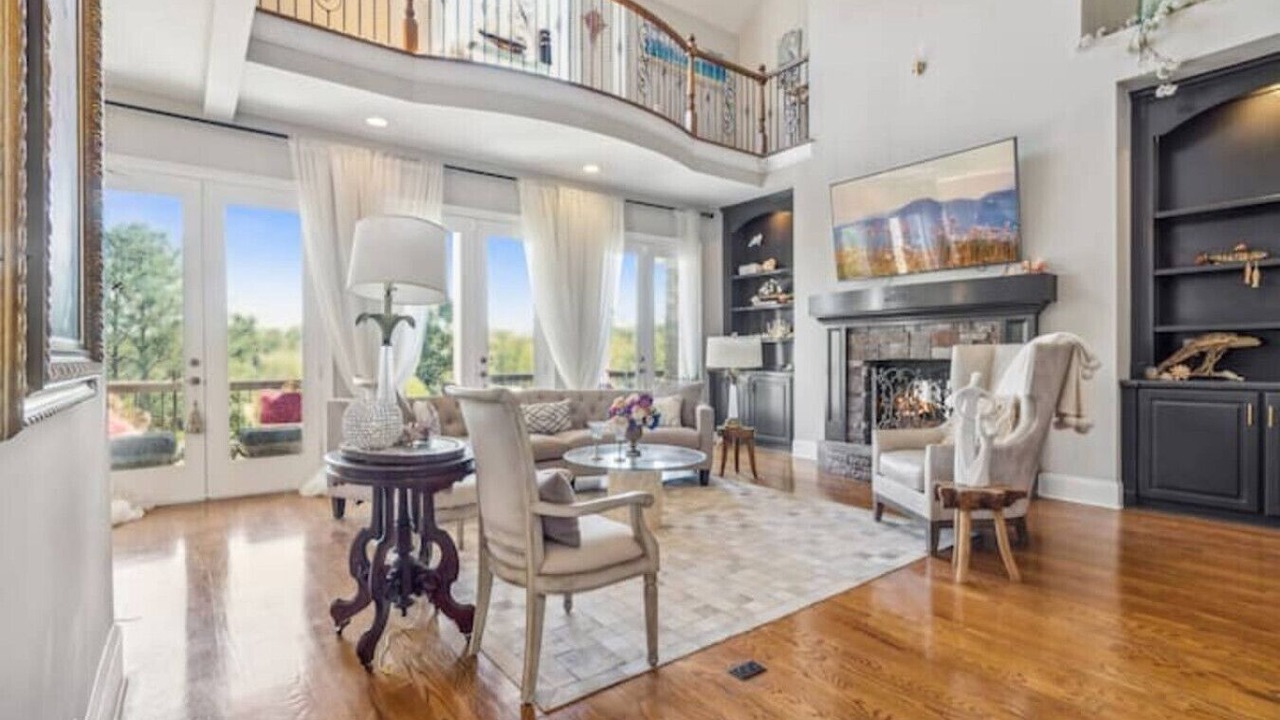 Photo of Livingroom in Flowery Branch