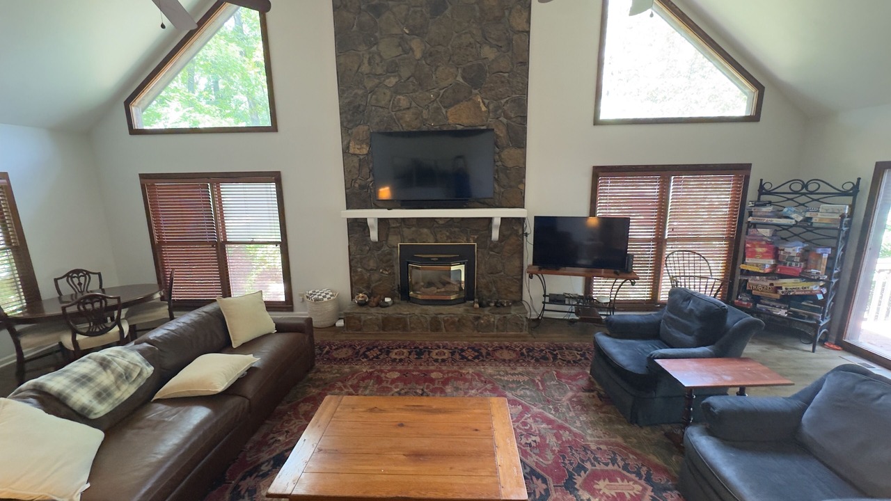 Photo of Livingroom in Dawsonville
