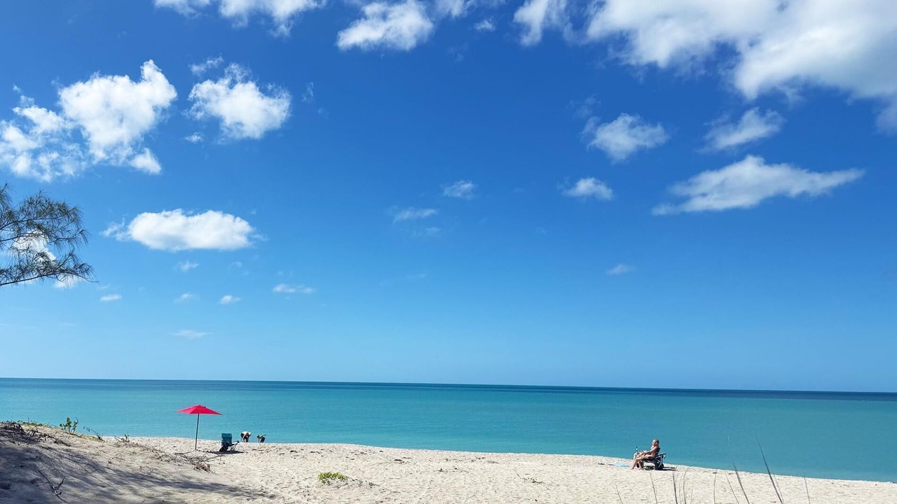 Photo of Outdoor in Golden Beach