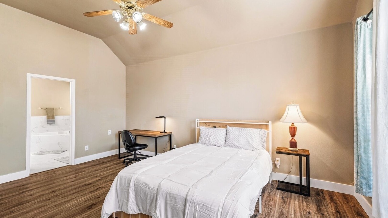 Photo of Bedroom in Northwest Carrollton