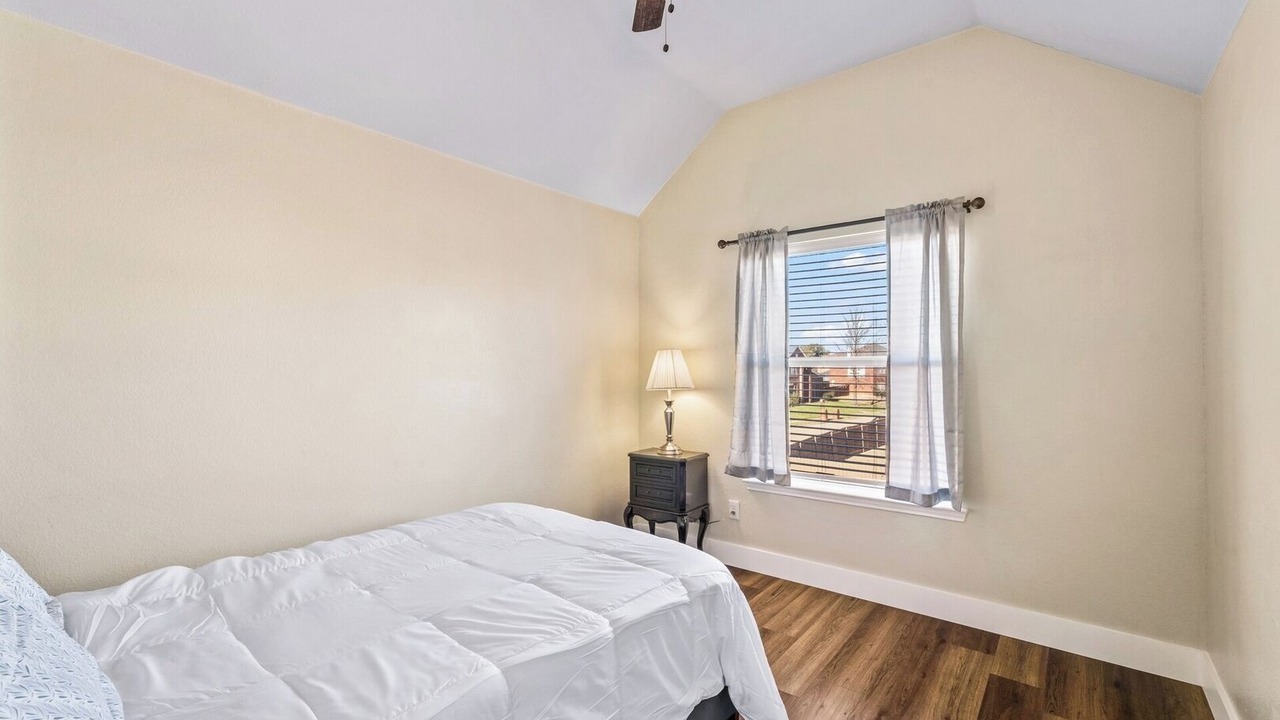 Photo of Bedroom in Northwest Carrollton