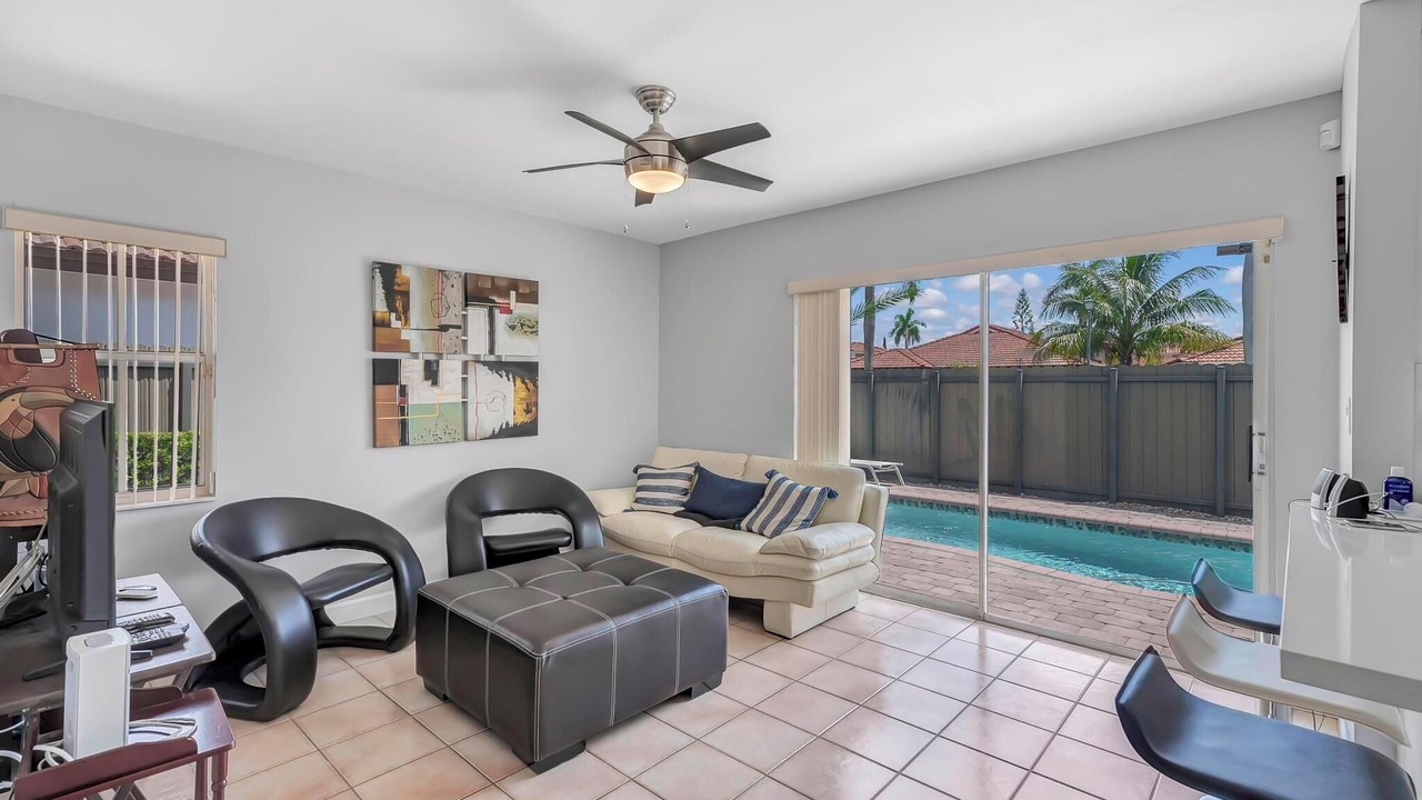 Photo of Bedroom in Ludlam