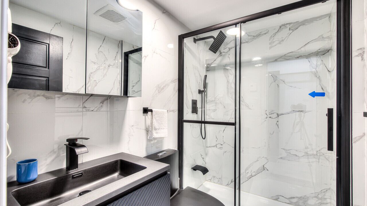 Photo of Bathroom in Cote-Des-Neiges—Notre-Dame-De-Grace