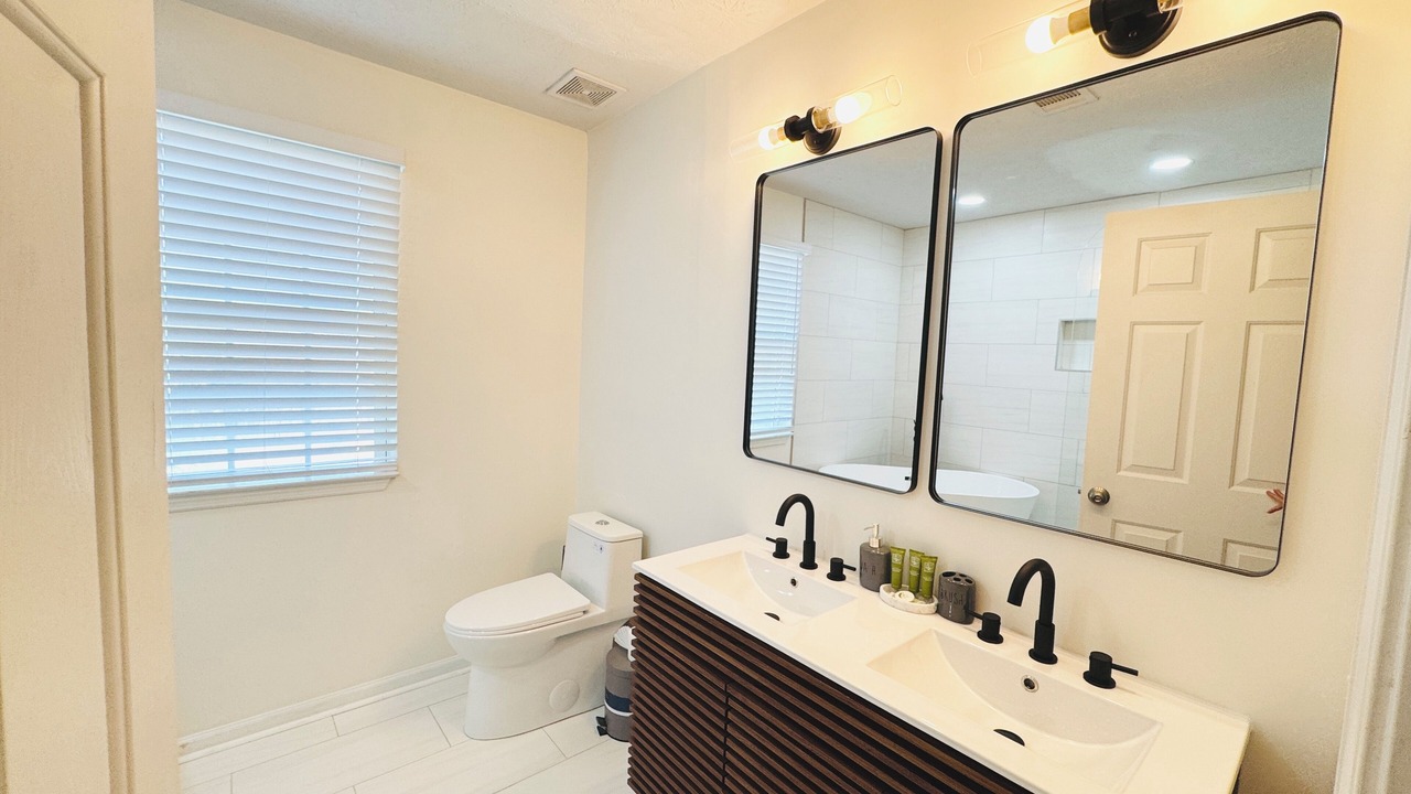 Photo of Bathroom in Flowery Branch