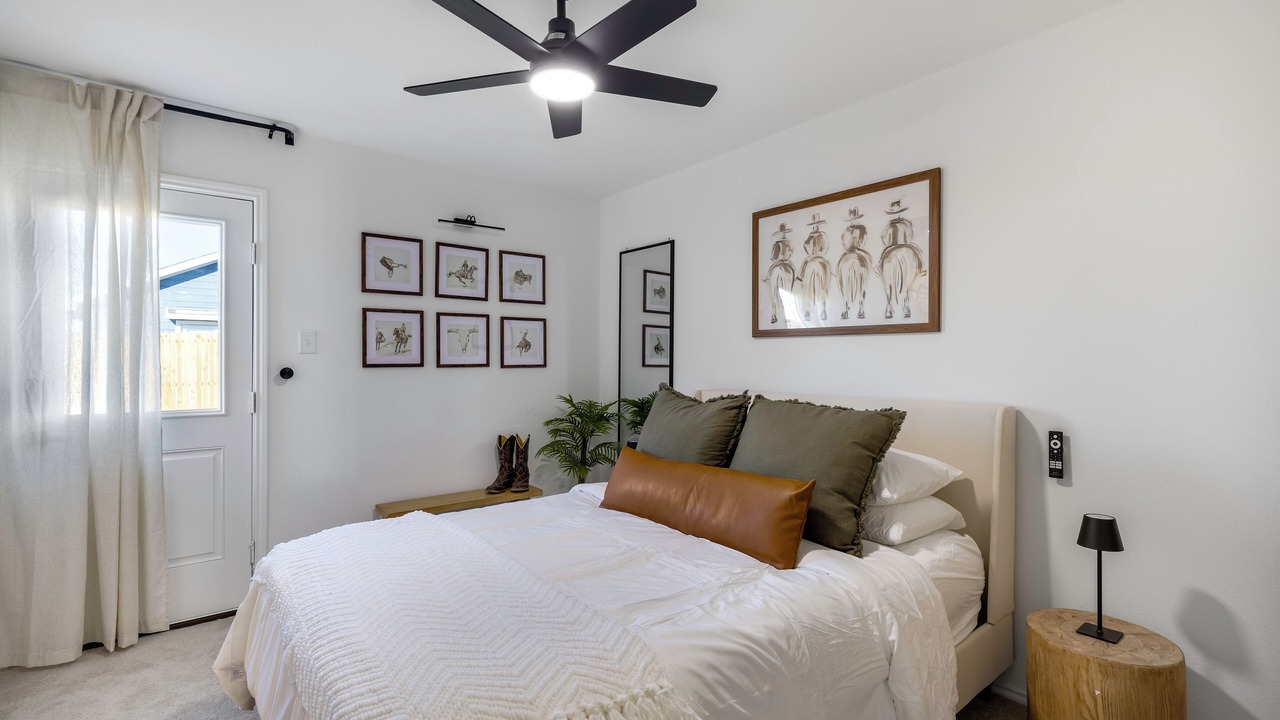 Photo of Bedroom in Clear Lake
