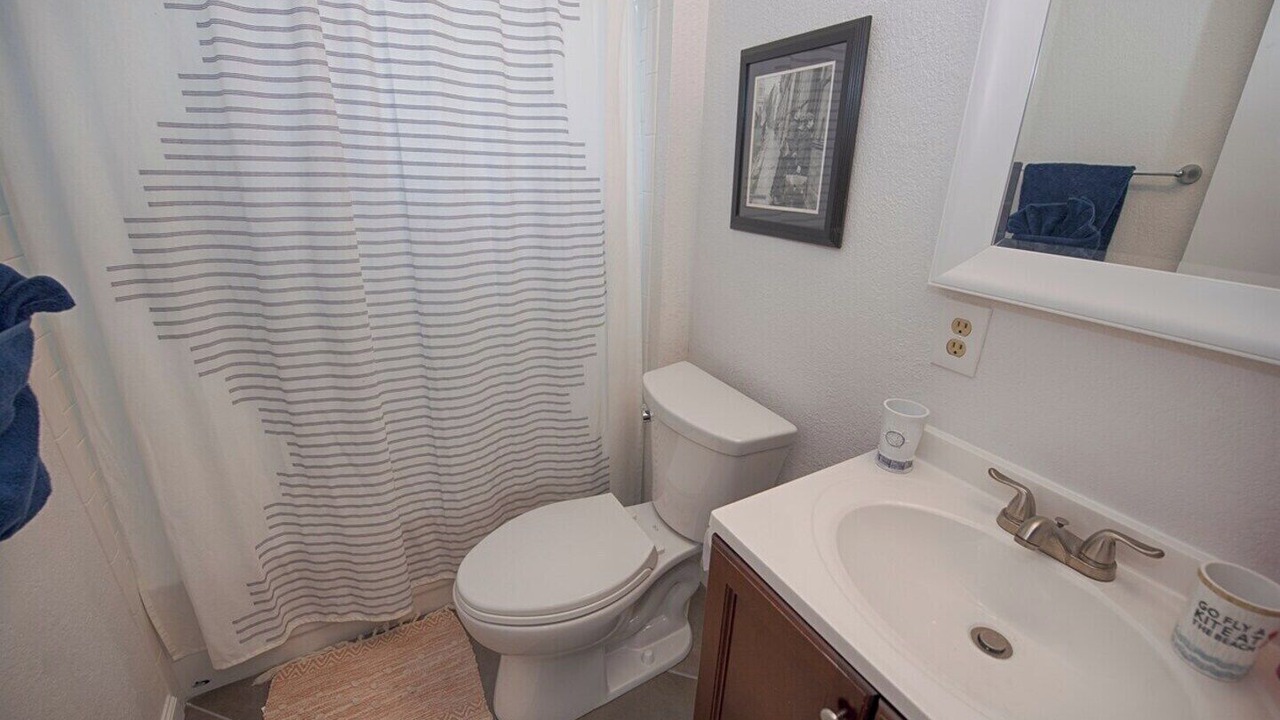 Photo of Bathroom in El Lago