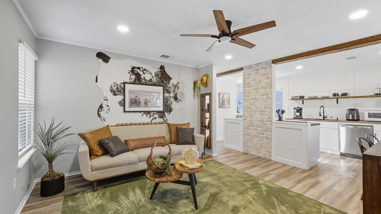 Photo of Livingroom in Uptown
