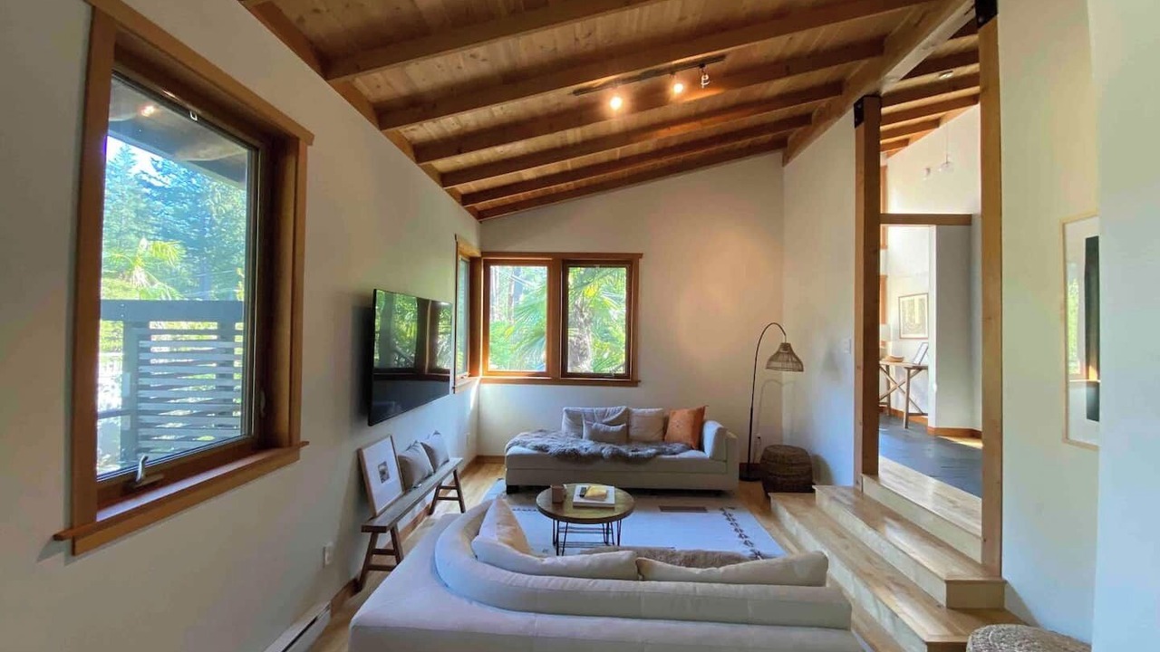 Photo of Livingroom in Bowen Island