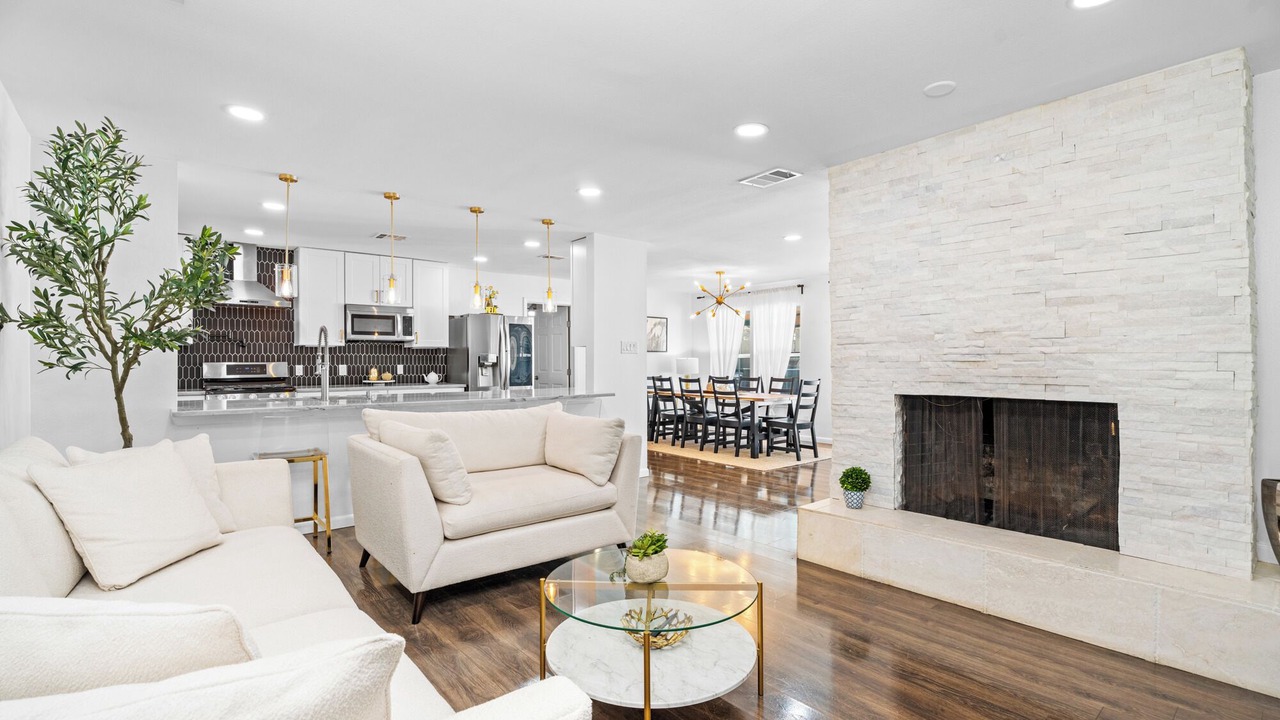 Photo of Livingroom in Vance Jackson