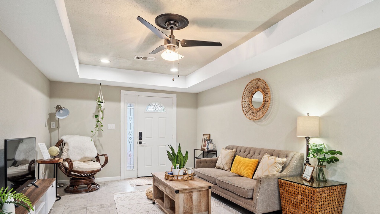 Photo of Livingroom in Sharpstown