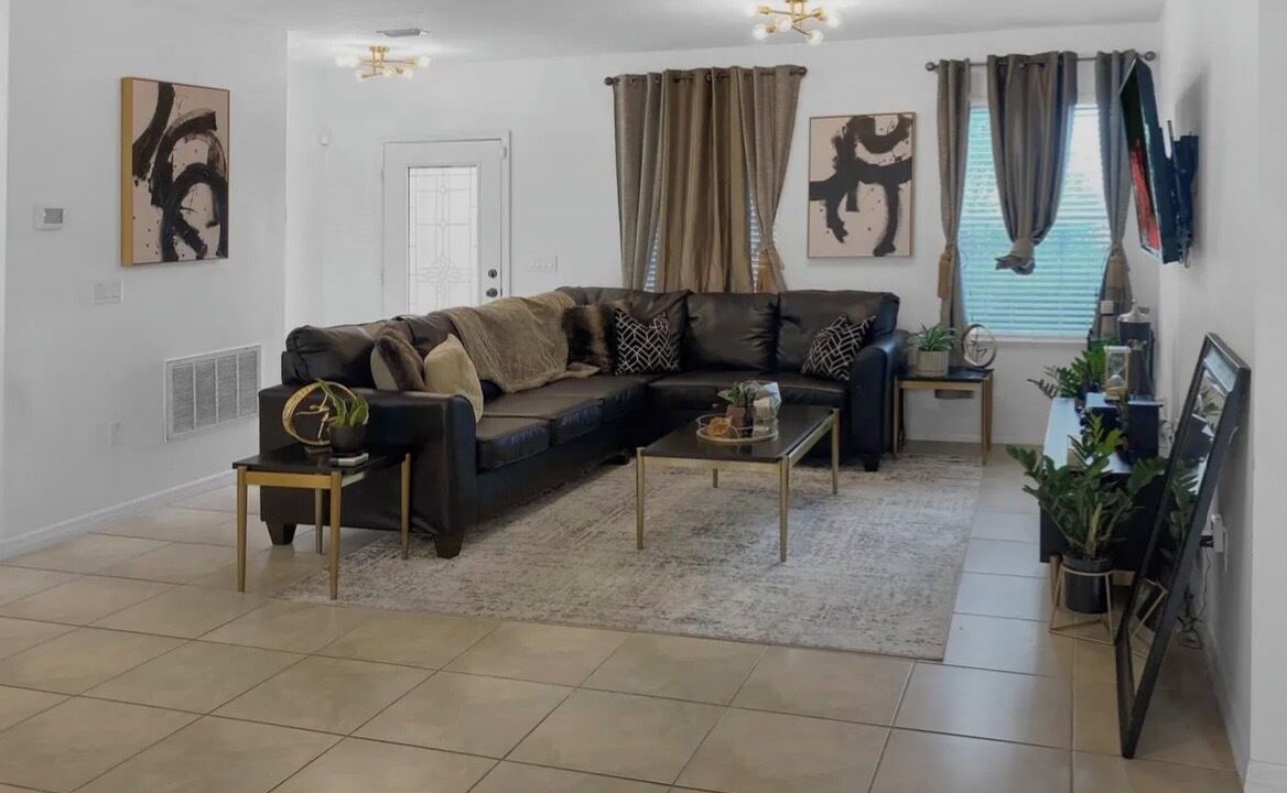 Photo of Livingroom in Haines City