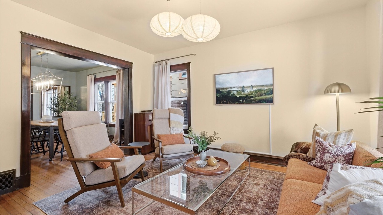 Photo of Livingroom in Midtown - Westport