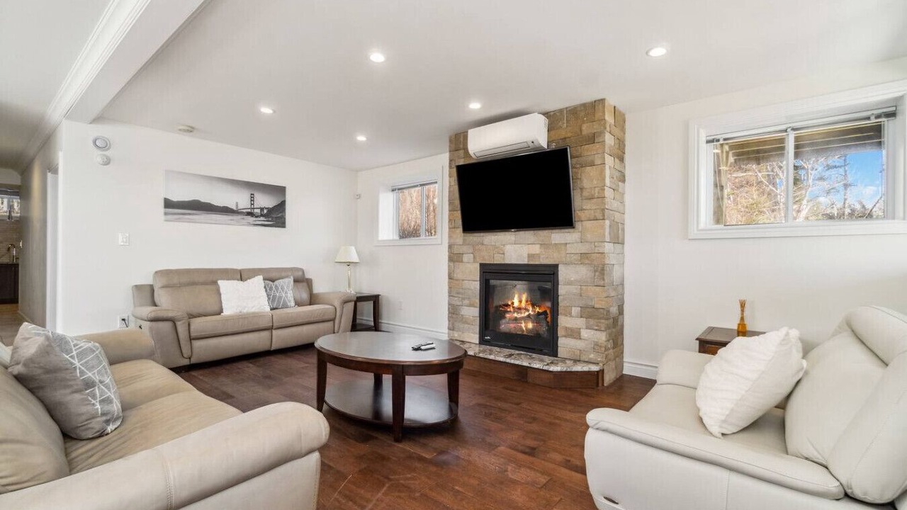 Photo of Livingroom in Fox Point