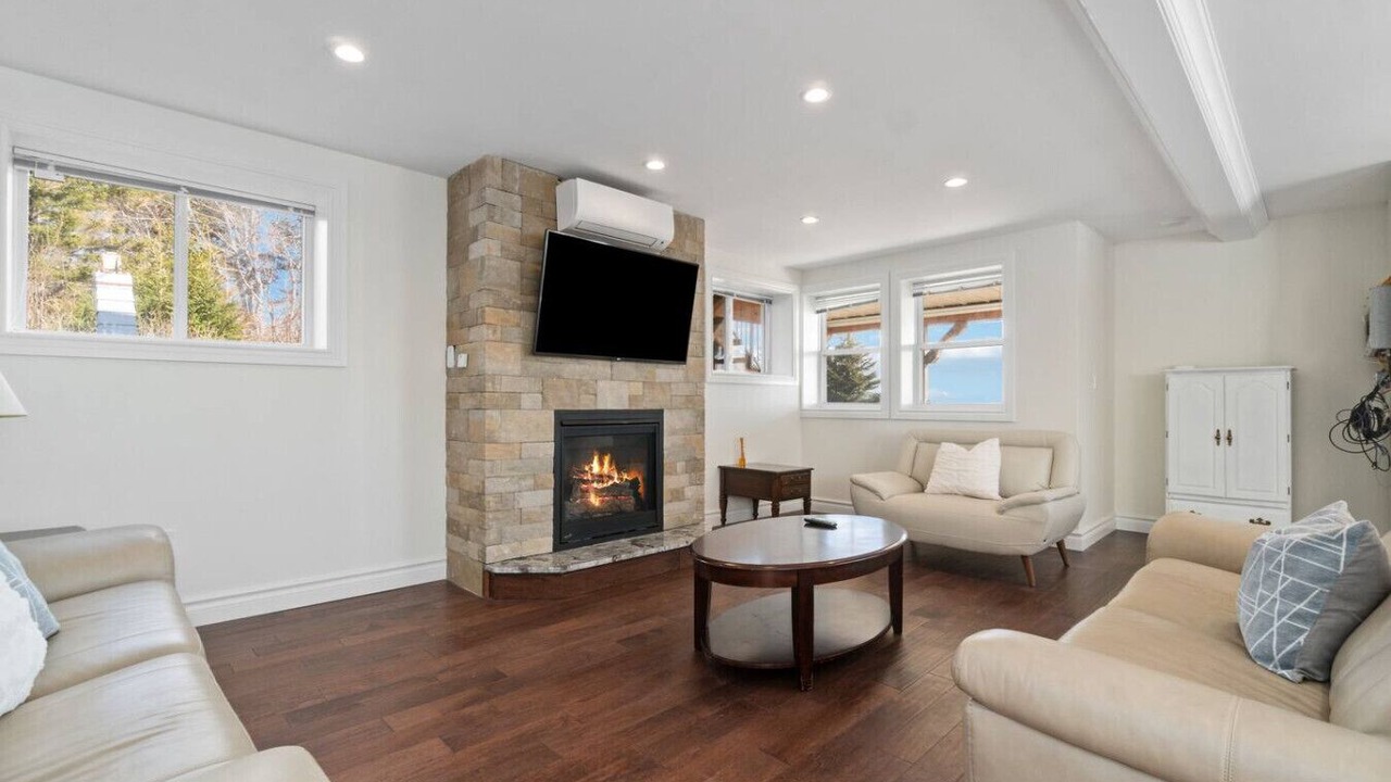 Photo of Livingroom in Fox Point
