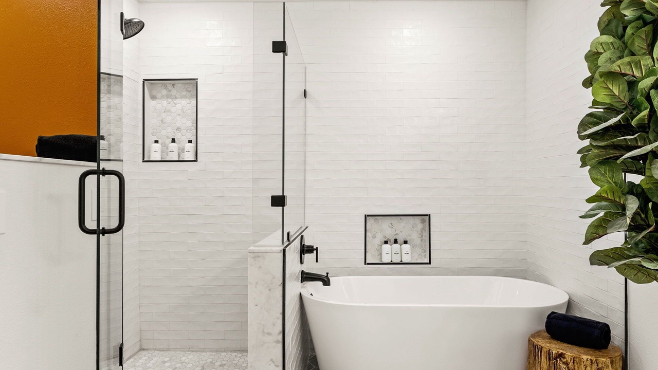 Photo of Bathroom in North Central Thousand Oaks