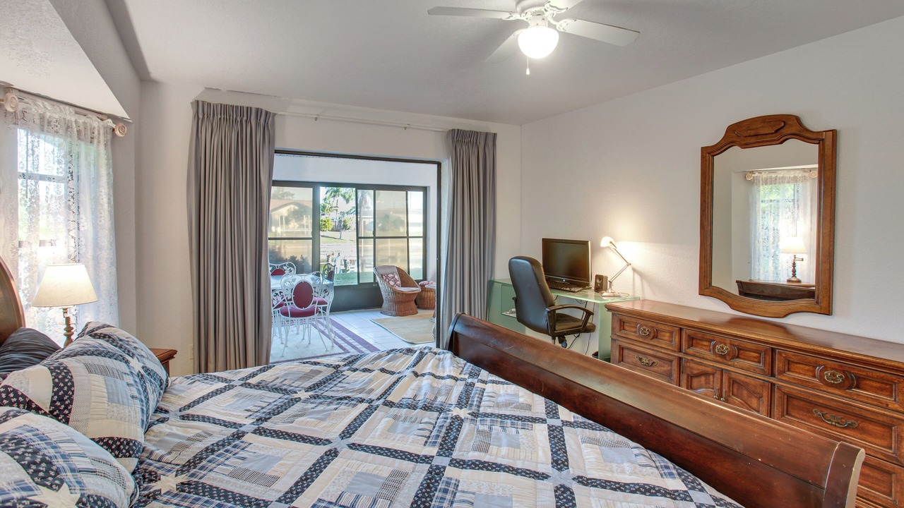 Photo of Bedroom in Gulf Cove