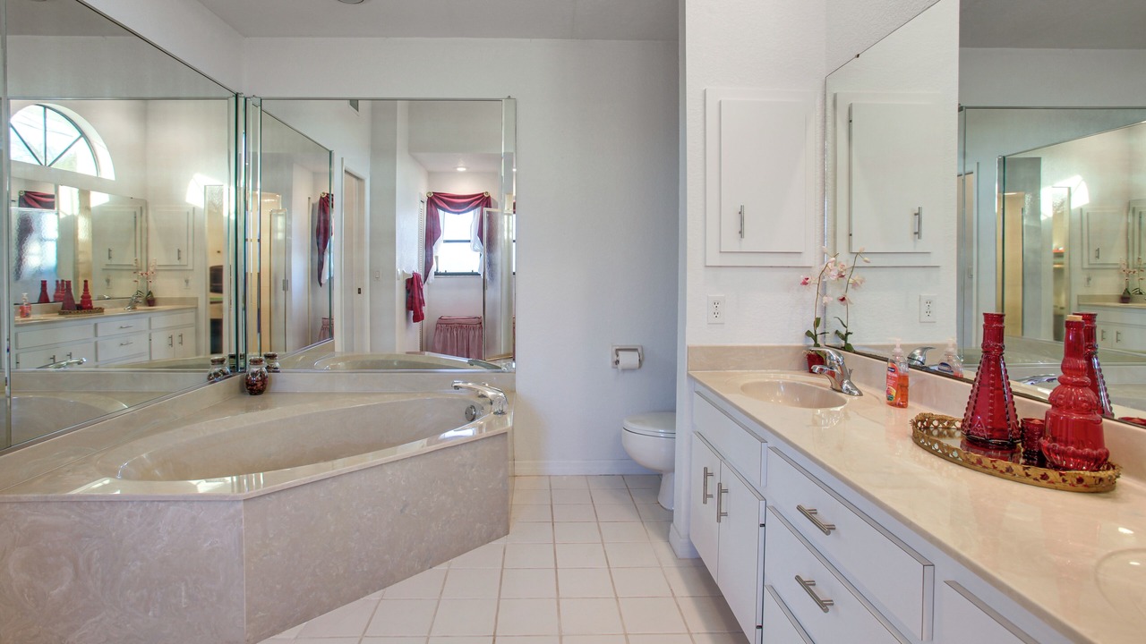 Photo of Bathroom in Gulf Cove
