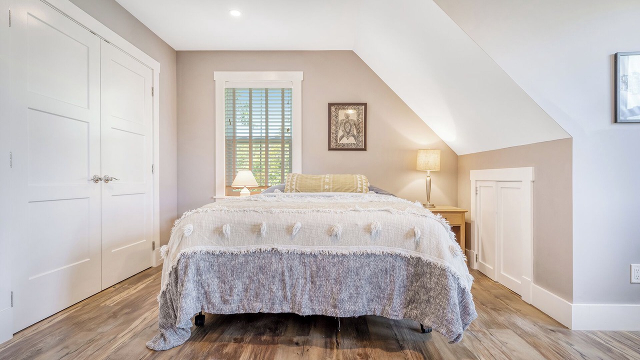 Photo of Bedroom in Lunenburg