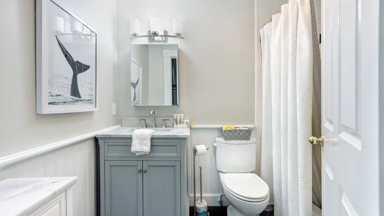 Photo of Bathroom in Beach Institute