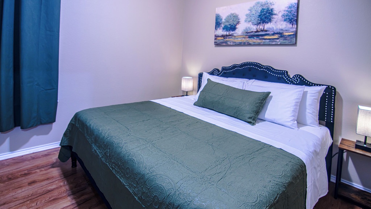 Photo of Bedroom in McNeil
