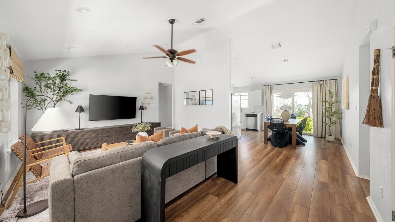 Photo of Livingroom in Spicewood