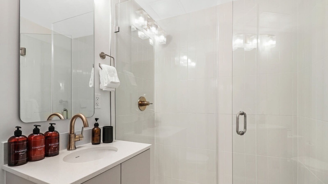 Photo of Bathroom in Mid Beach