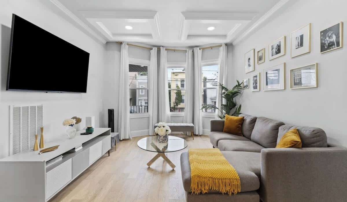 Photo of Livingroom in McGinley Square