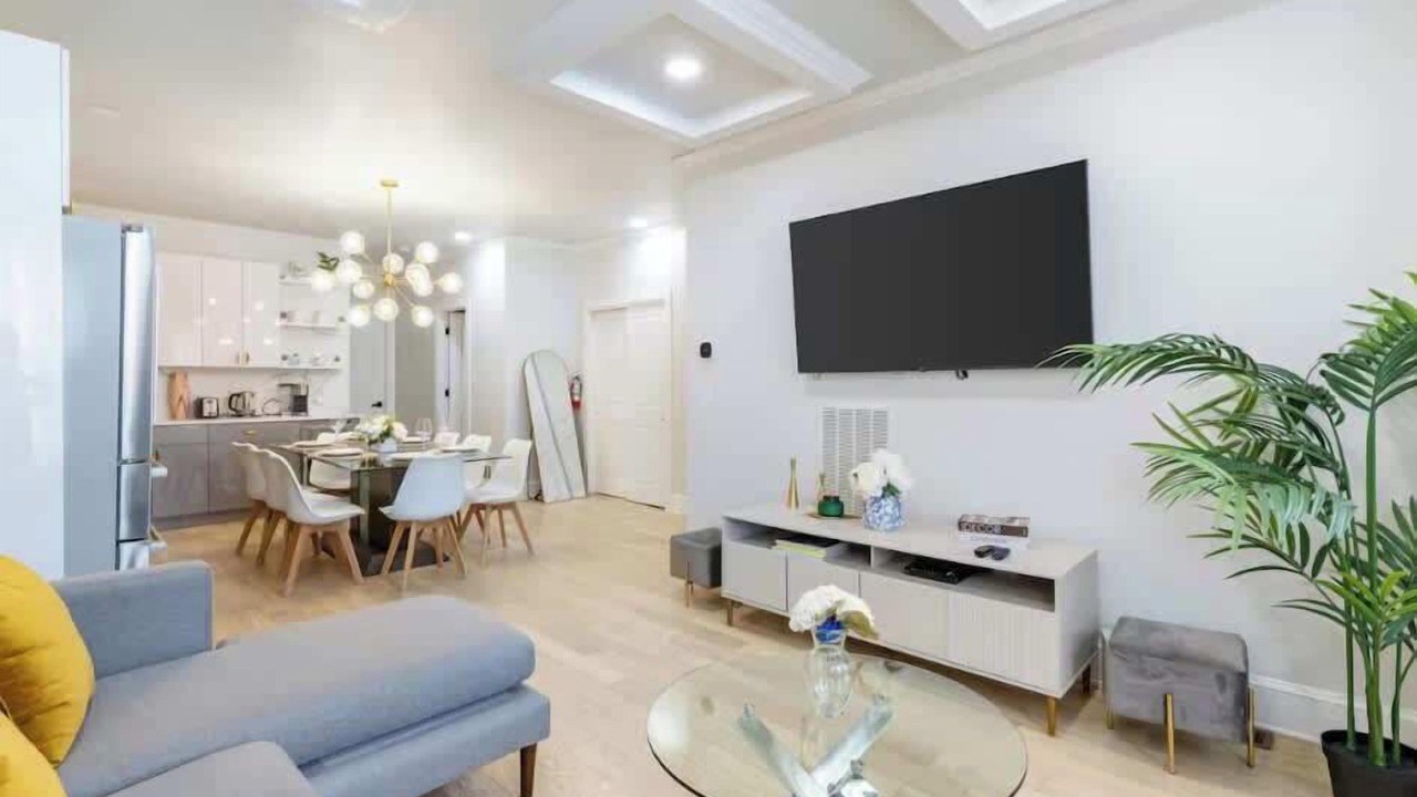 Photo of Livingroom in McGinley Square