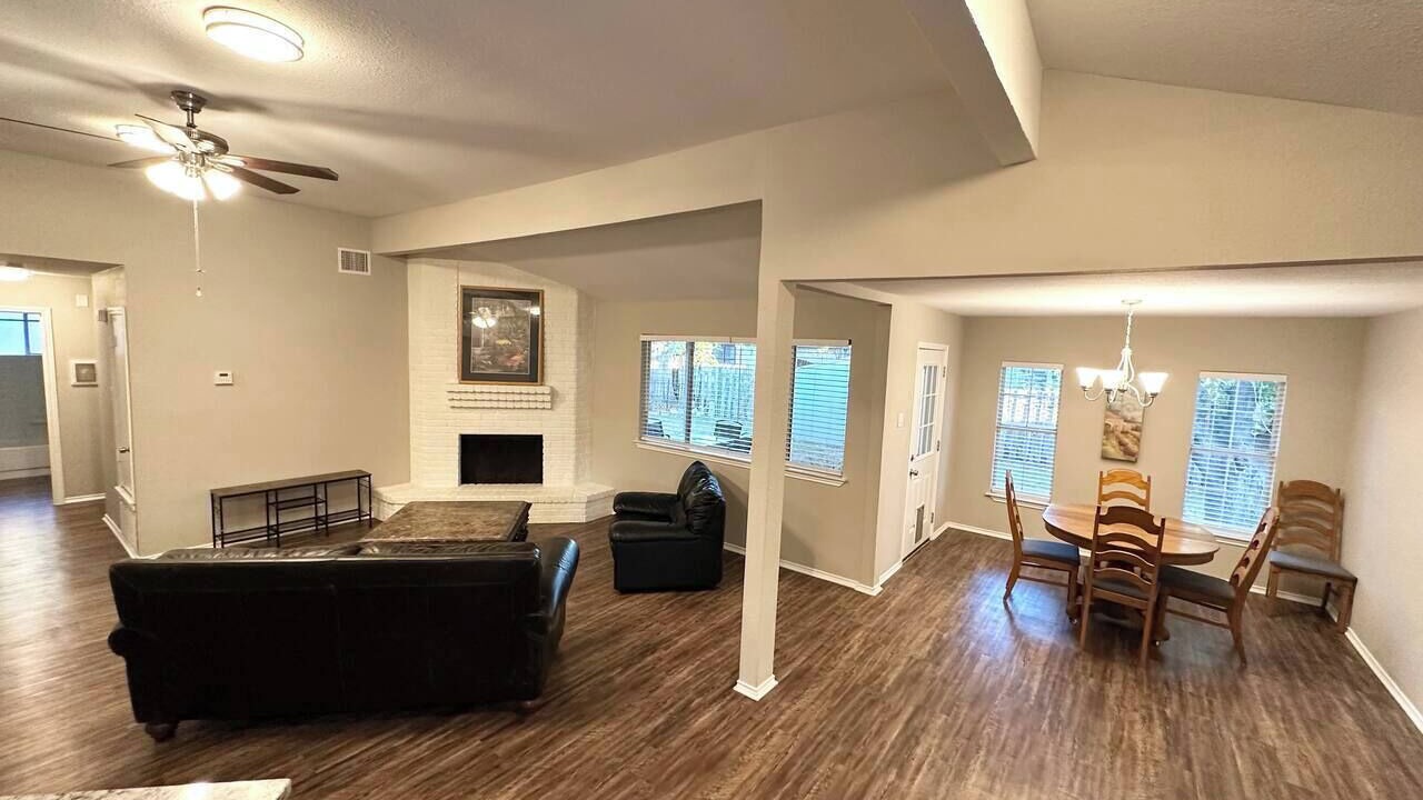 Photo of Livingroom in Live Oak