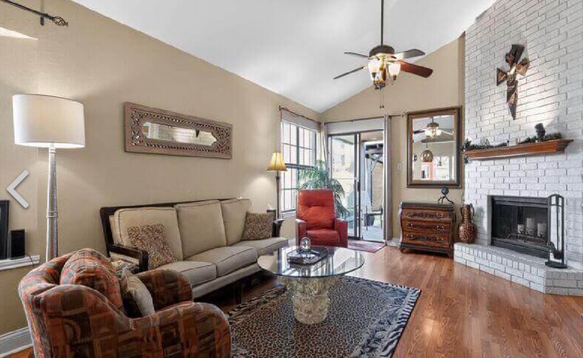 Photo of Livingroom in Grapevine