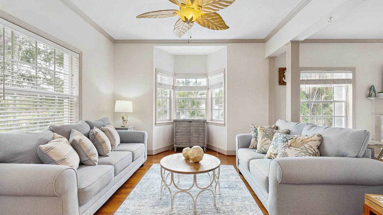 Photo of Livingroom in South Gulf Cove