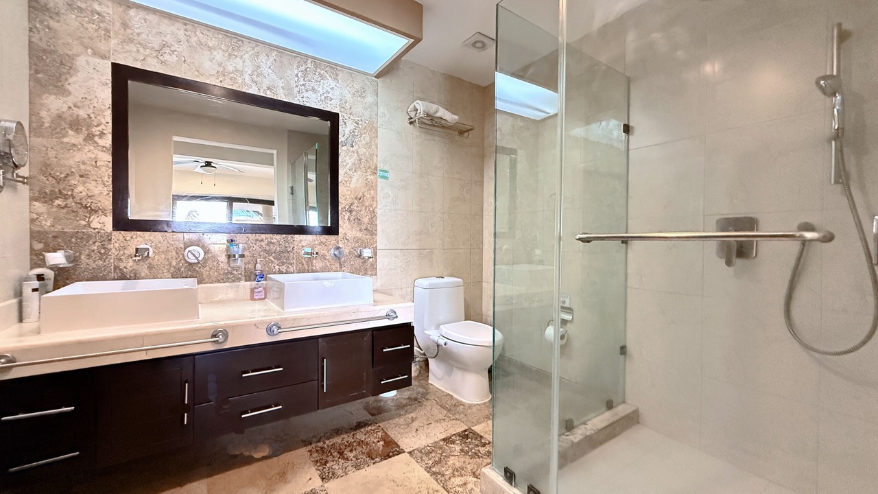 Photo of Bathroom in 12th Street