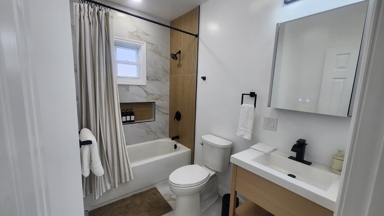 Photo of Bathroom in Teaneck