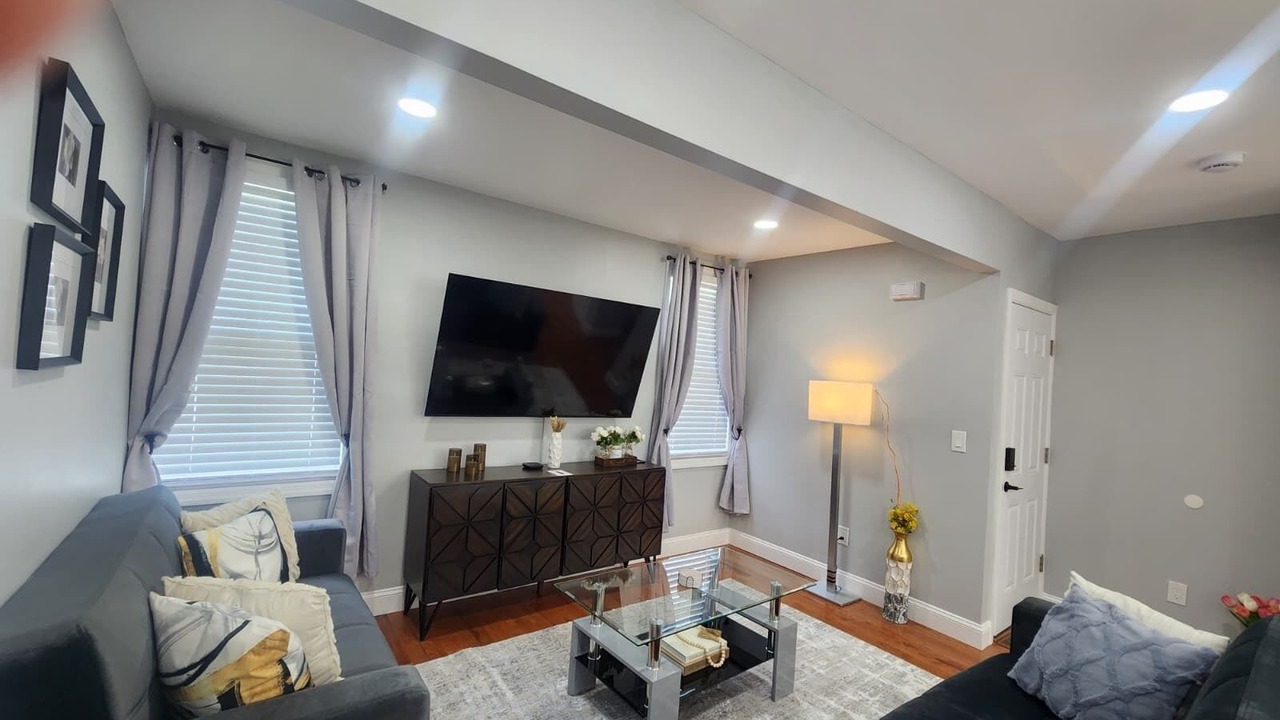 Photo of Livingroom in Teaneck