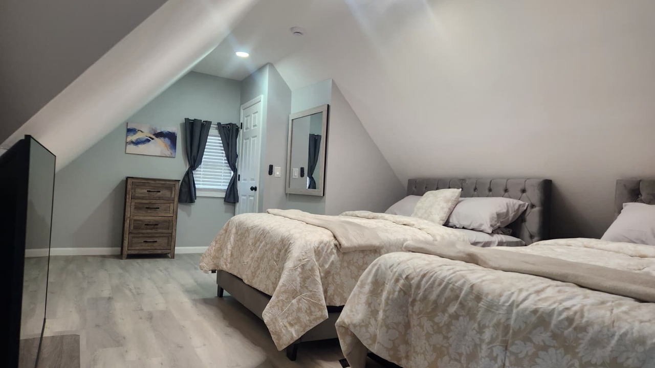 Photo of Bedroom in Teaneck