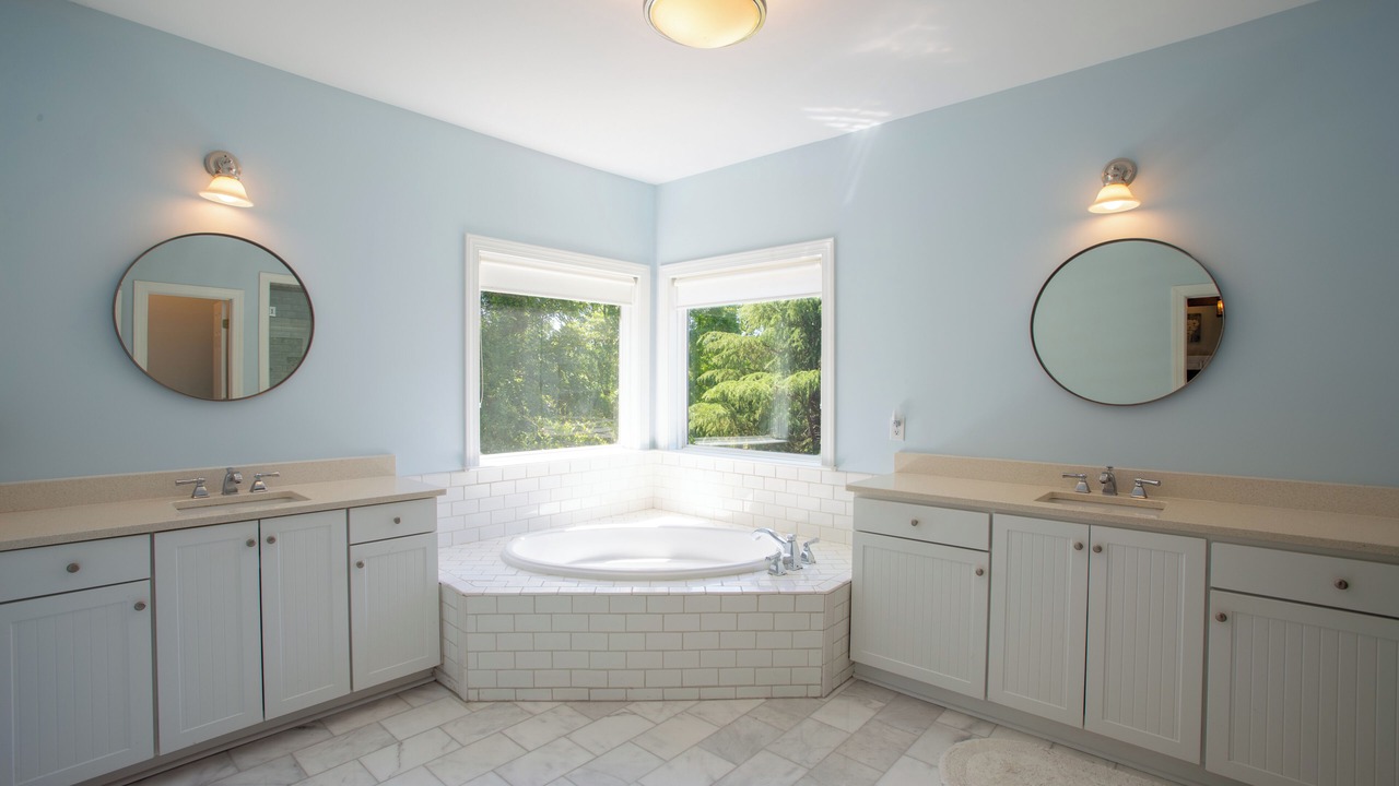 Photo of Bathroom in Cliftondale