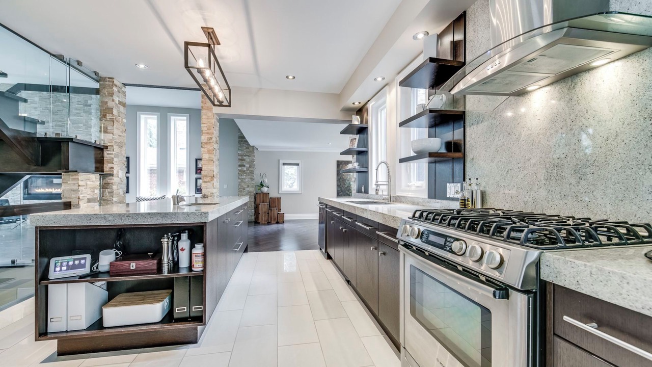 Photo of Kitchen in West Oakville
