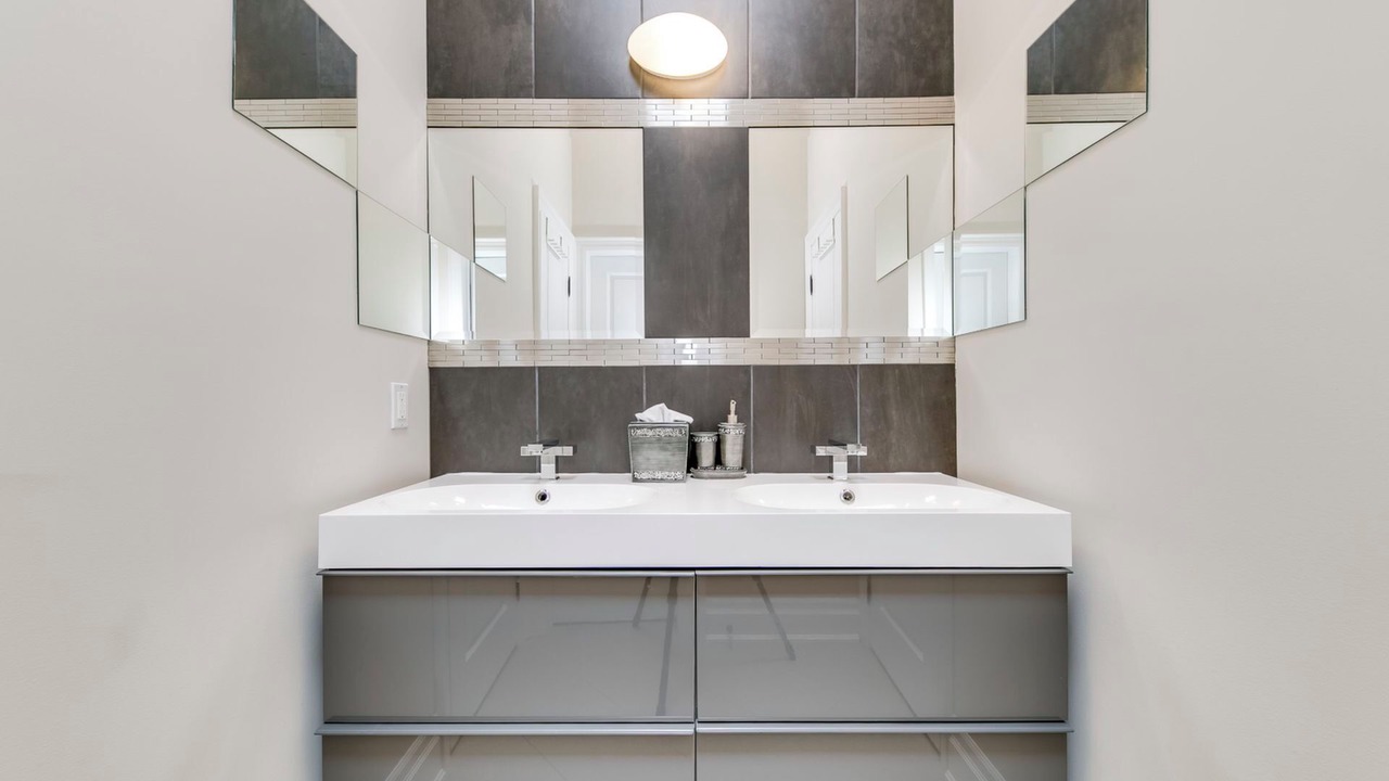 Photo of Bathroom in West Oakville